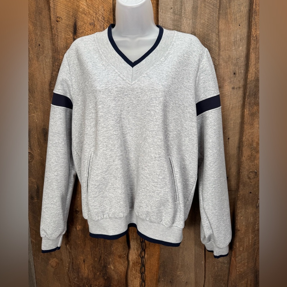 Commense Retro Sweatshirt - Size medium